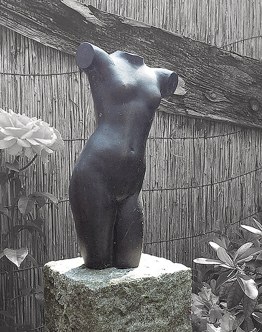 Muse - Skulptur von Bernhard Lubos